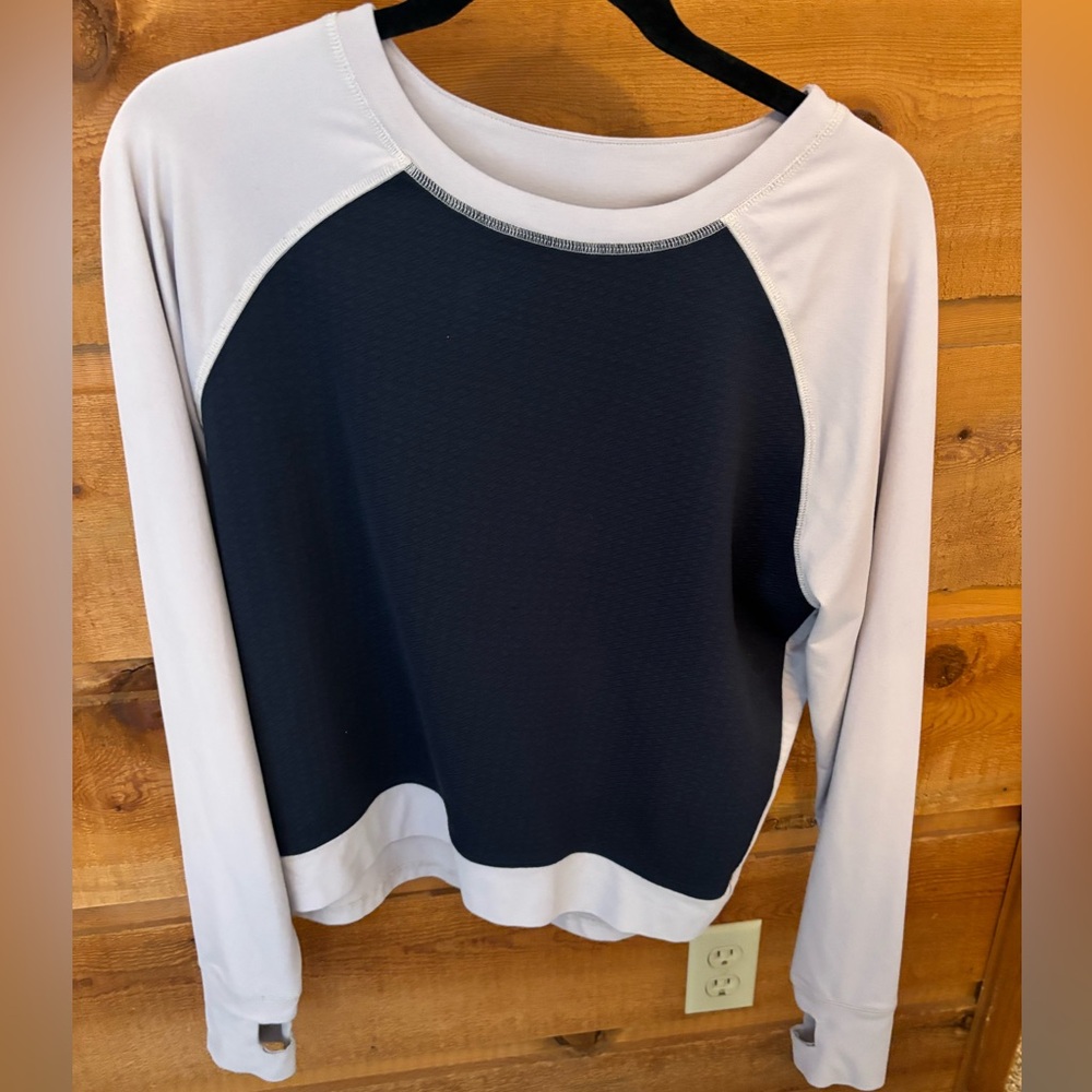 Oisella black and white sweater